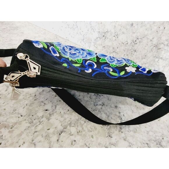 Embroidered Flowers Nylon Crossbody Bag Medium Capacity Shoulder Bag Blue Roses - Picture 7 of 12